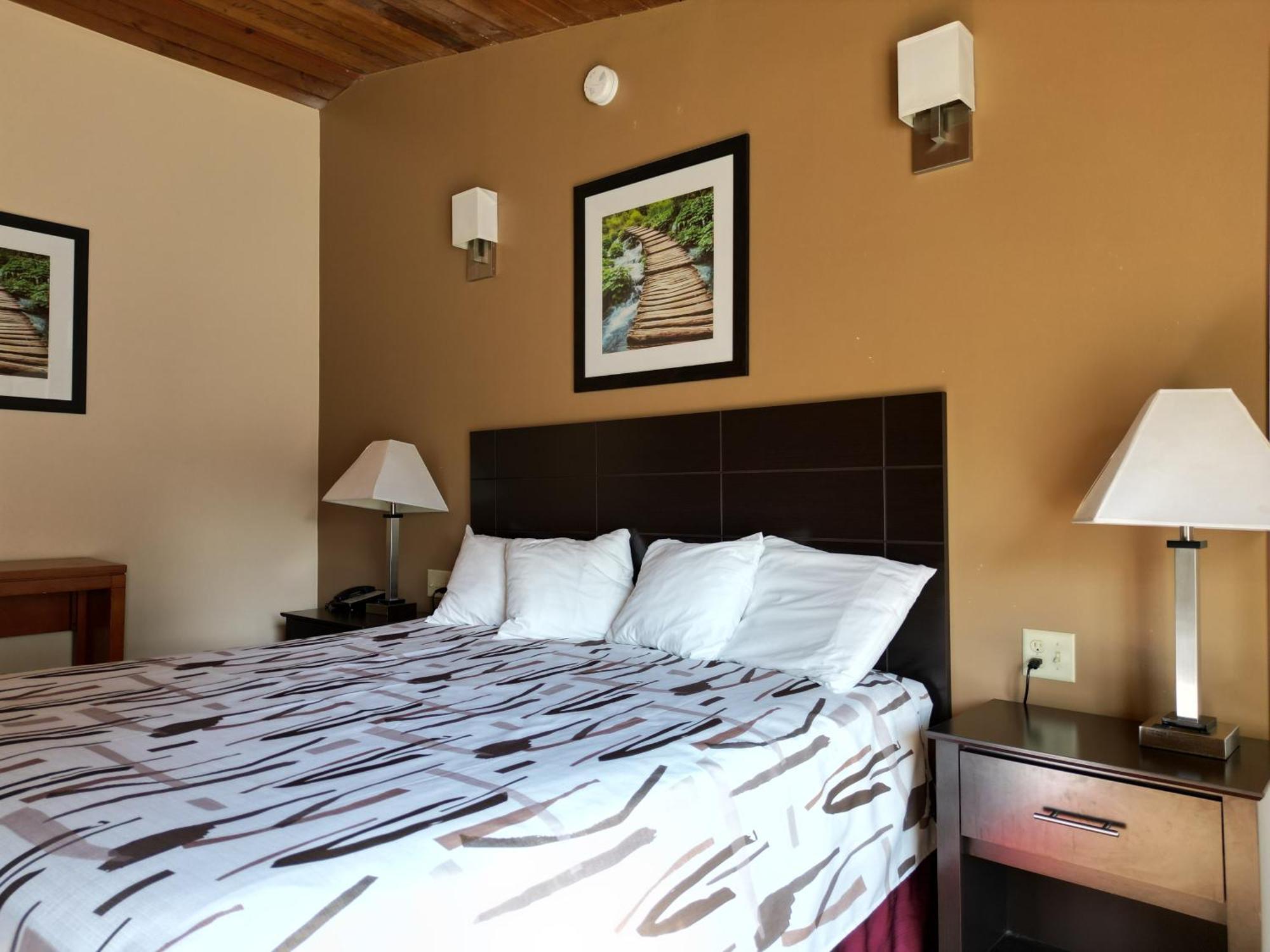 The Hotel 2*